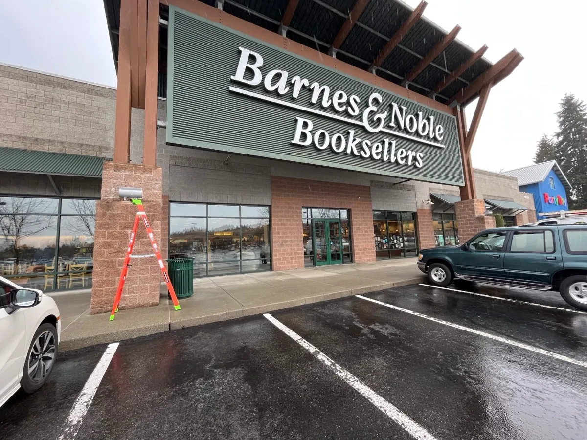 Commercial electrical service call at a Barnes & Noble storefront
